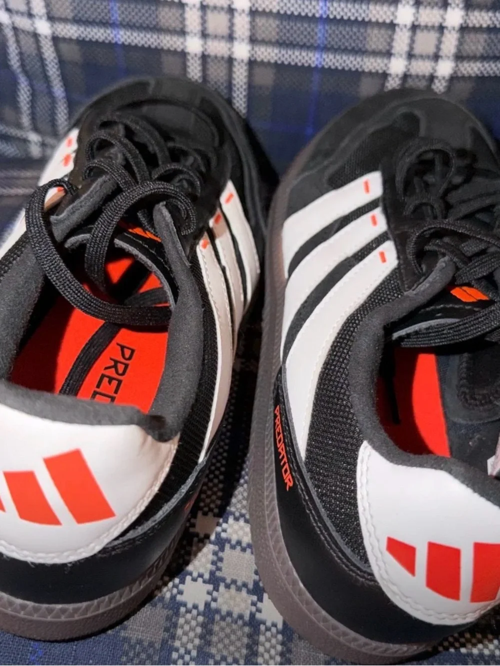 Men's Black and White Low-Top Sneakers